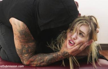 Derrick Pierce, Mackenzie Moss - Intruder: Kinky Couple Role-play A Burglar Break-in Scenario - Sexandsubmission