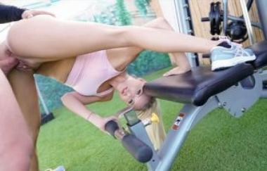 Evelyn Payne - Wanna See How Flexible I Am? Therealworkout