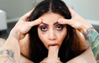 Rose Darling, Ike Diezel - Feeding Meat To A Vegan