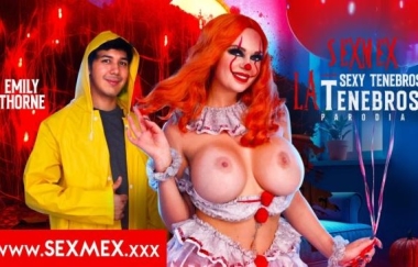 Emily Thorne - The Spooky Hot Clownette