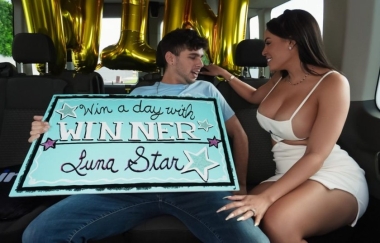 Luna Star, Kai Jaxon, Dickdealer Don - Mega Fan Wins A Ride