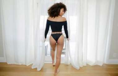 Nia Nixon - Afrocentric Snatch Games