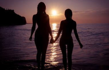 Lilu Moon, Honour May - Sea Sand And Outdoor Sex At Sunrise