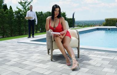 Kira Queen - The Butler