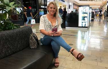 Kinsley - Amateur Milf Exploring Sexually