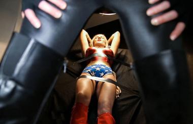 Mandy Flores - Wonder Woman Cumplosion