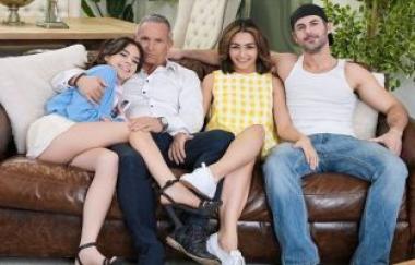 Aria Valencia, Vanessa Moon - The Good Neighbor