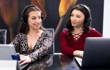 Maya Woulfe, Spencer Bradley - Wank From Home