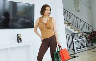 Krissy Lynn - Spying On Stepmom Krissy Lynn