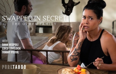Coco Lovelock, Dana Vespoli - Swapped In Secret: The Other Family