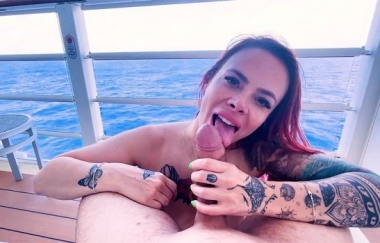 Lili Cocksinhell - The Love Funkin Boat