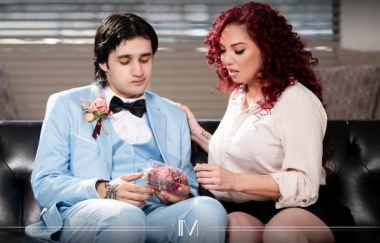 Kiki Daire - Prom Bombshell