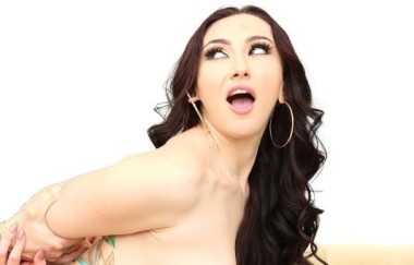 Mandy Muse - Stripping And Stuffed