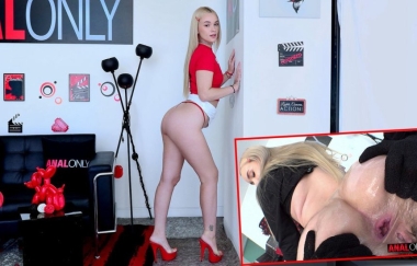 Khloe Kingsley - A Cock For Khloes Ass