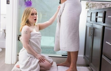 Haley Spades - Stepsisters New Dick Muzzle